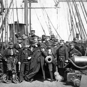 besætning på fregatten jylland ved kanonerne
